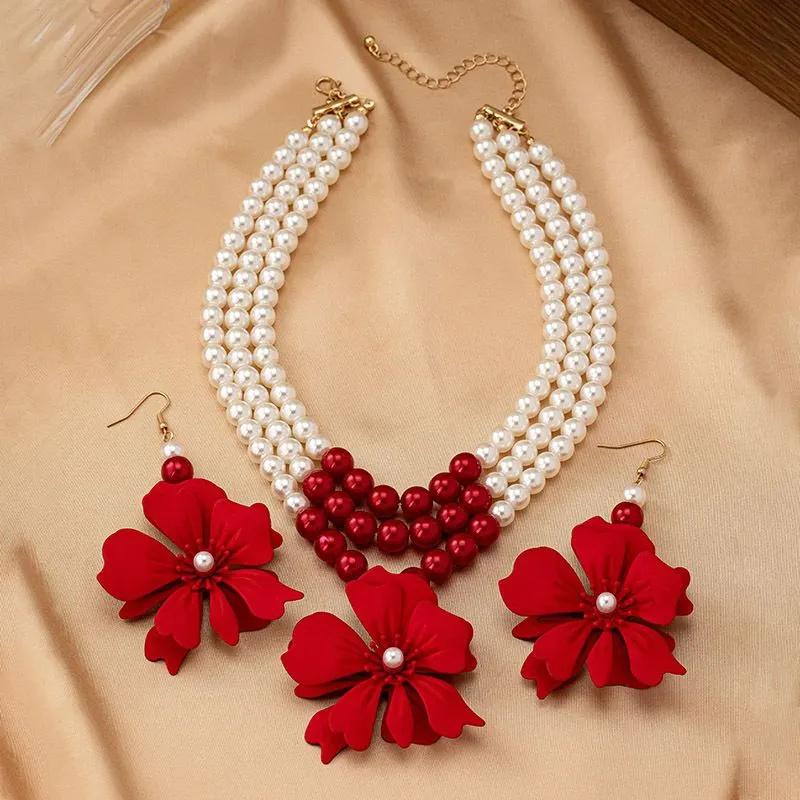 Three Layer Pearl Beaded Necklace with Floral Pendant and Matching Earrings Set for Women Elegant Layered Jewelry Accessory One Size красный
Three Layer Pearl Beaded Necklace with Floral Pendant and Matching Earrings Set for Women Elegant Layered Jewelry Accessory One Size красный