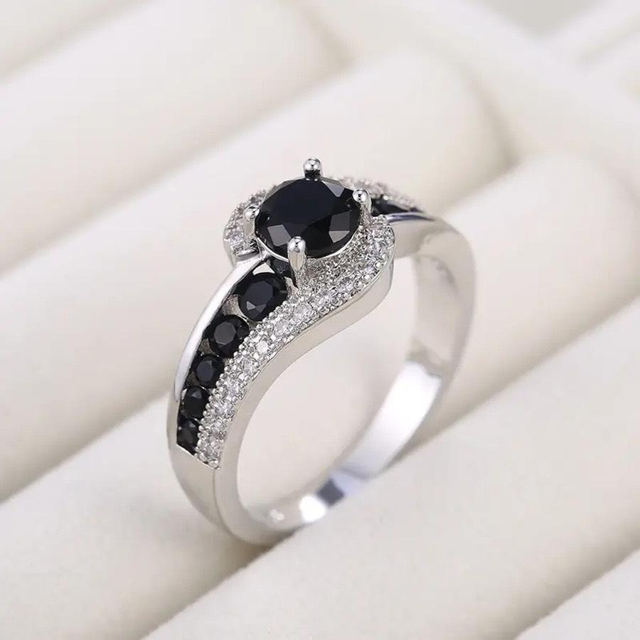 Кольцо Huajie Black Zircon Ring - Модное офисное женское праздничное украшение в подарок Size 8 синий
Кольцо Huajie Black Zircon Ring - Модное офисное женское праздничное украшение в подарок Size 8 синий