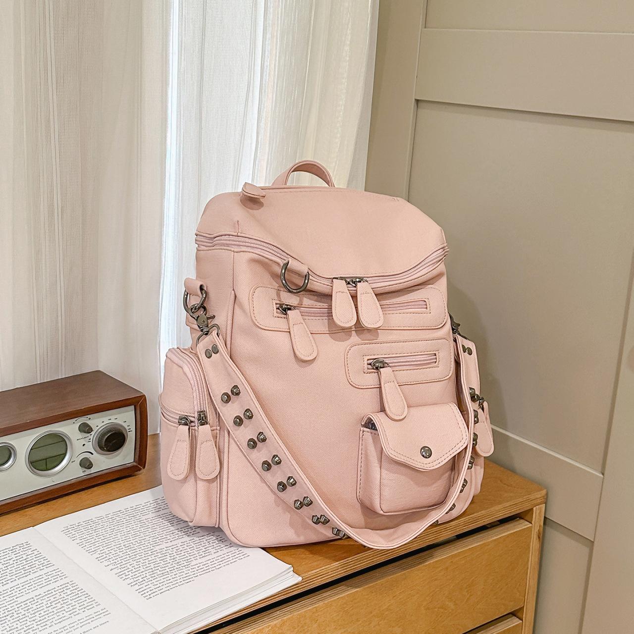 Women s Backpack2026New large-capacity travel and commuter backpack with a high-end feel, versatile soft leather shoulder motorc рожевий
Women s Backpack2026New large-capacity travel and commuter backpack with a high-end feel, versatile soft leather shoulder motorc рожевий