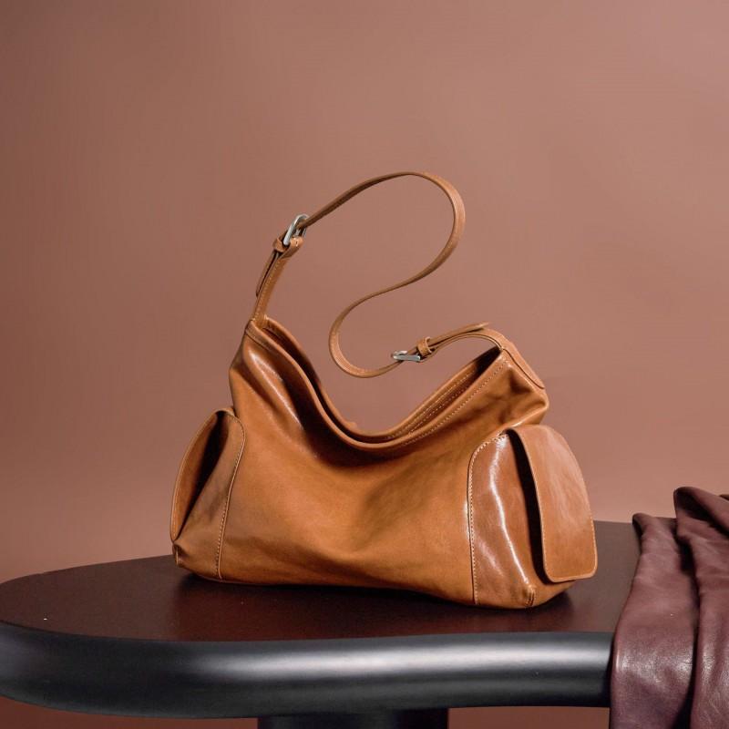 Qiu Family High-quality Top-layer Crystal Vegetable Tanned Tire Cowhide Underarm Bag Large-capacity Fashionable All-matching Shoulder Cross-body Length 34 width 13 height 24cm
Qiu Family High-quality Top-layer Crystal Vegetable Tanned Tire Cowhide Underarm Bag Large-capacity Fashionable All-matching Shoulder Cross-body Length 34 width 13 height 24cm
