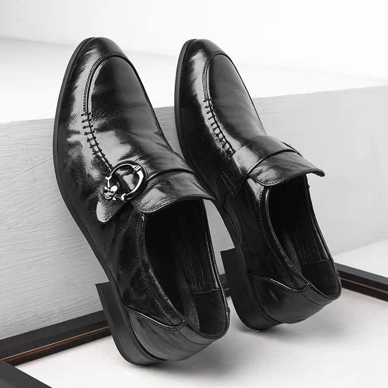 2025 Spring/Autumn Men s Trendy Slip-on Leather Shoes - Business Formal & Casual Versatile Footwear 42
2025 Spring/Autumn Men s Trendy Slip-on Leather Shoes - Business Formal & Casual Versatile Footwear 42