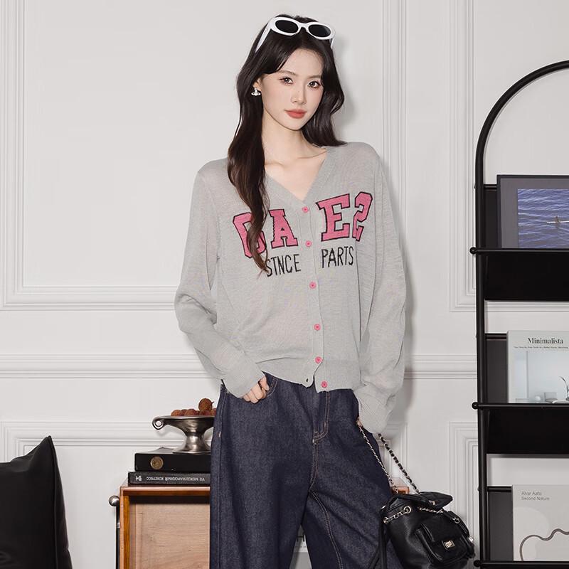 Тонкий вязаный кардиган с V-образным вырезом и принтом букв для женщин от Trolman One Size
Тонкий вязаный кардиган с V-образным вырезом и принтом букв для женщин от Trolman One Size