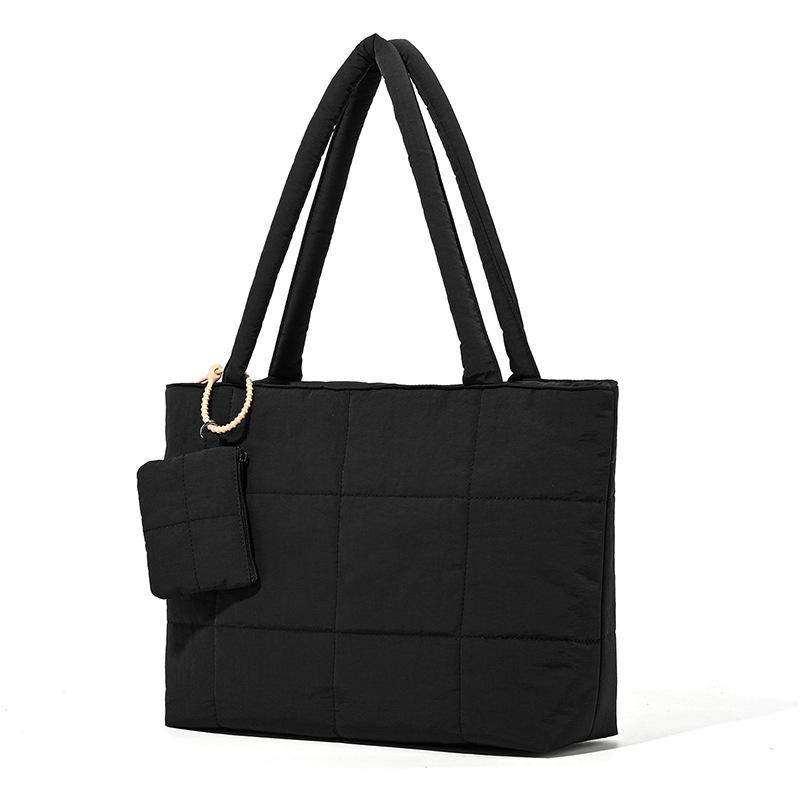 Autumn and winter rhombus cotton clothes tote bag large capacity versatile light commuter women s portable large shoulder messenger bag чорний
Autumn and winter rhombus cotton clothes tote bag large capacity versatile light commuter women s portable large shoulder messenger bag чорний