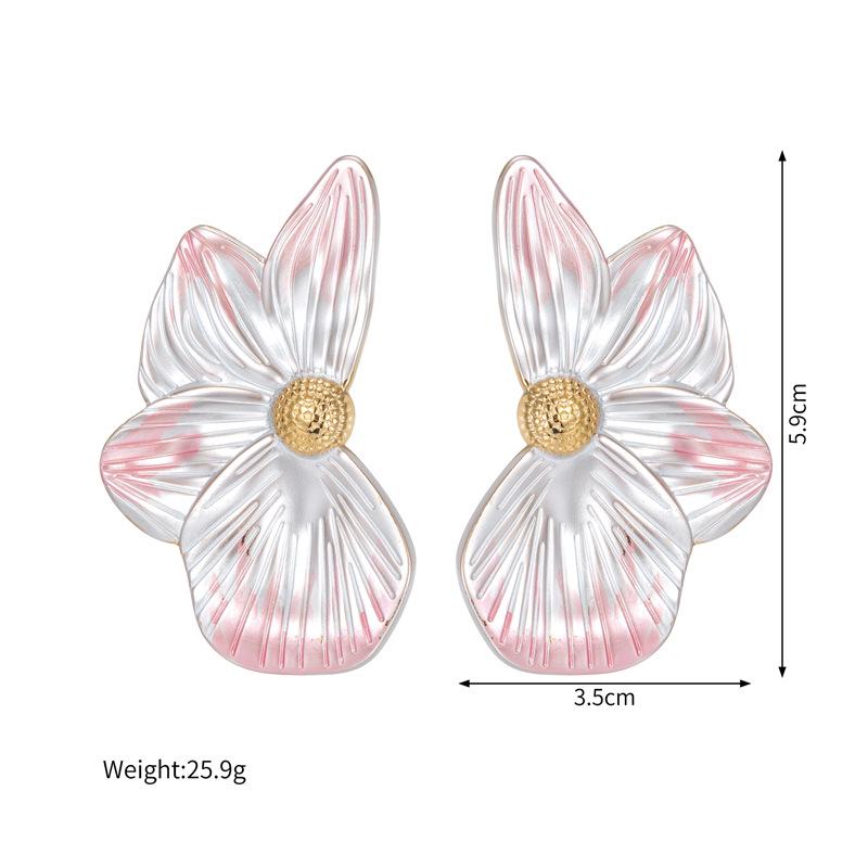 18K Gold 3D Enamel Gradient Flower Earrings: Luxurious Design for the New Year
18K Gold 3D Enamel Gradient Flower Earrings: Luxurious Design for the New Year