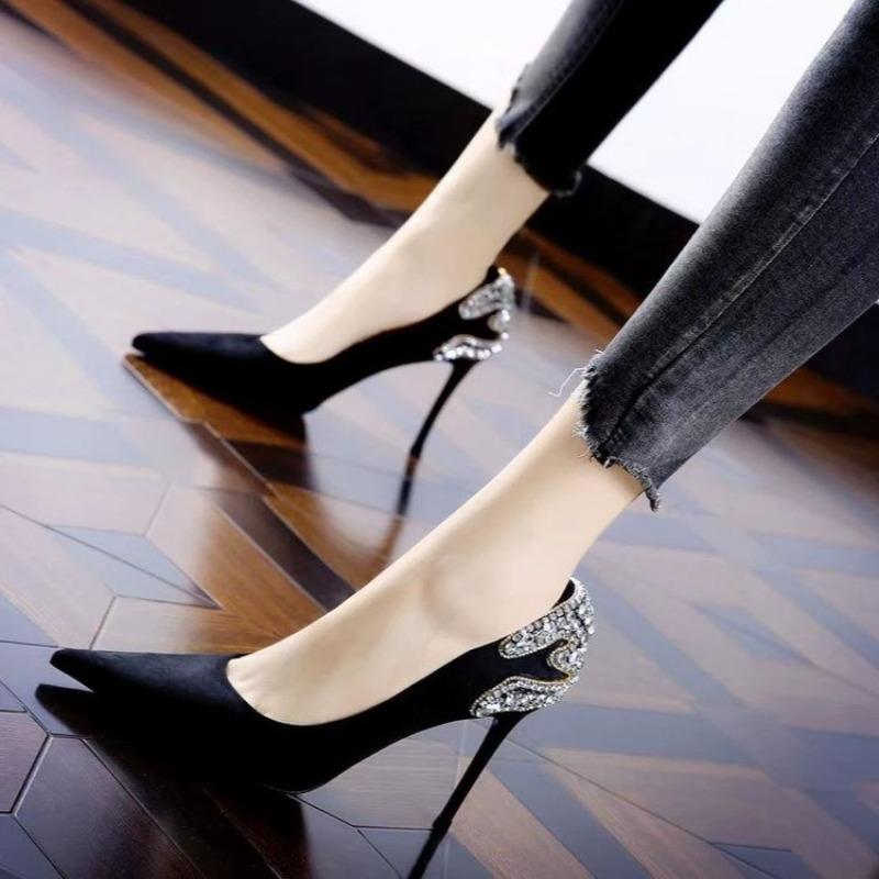 2025 New Diamond-Style Female High Heels Pointy Shallow Mouth Sexy and Fashionable Thin Heels Single Shoes Women 34 чёрный
2025 New Diamond-Style Female High Heels Pointy Shallow Mouth Sexy and Fashionable Thin Heels Single Shoes Women 34 чёрный