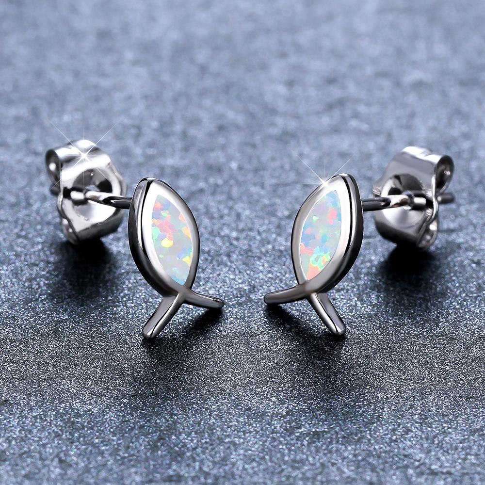 Wish Japanese opal small fish shape stud earrings European and American simple temperament personalized earrings
Wish Japanese opal small fish shape stud earrings European and American simple temperament personalized earrings