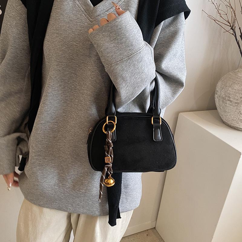 Сумка Commuter Vintage из замши большой емкости, женская сумка через плечо, ручная сумка Boston With pendant чёрный
Сумка Commuter Vintage из замши большой емкости, женская сумка через плечо, ручная сумка Boston With pendant чёрный