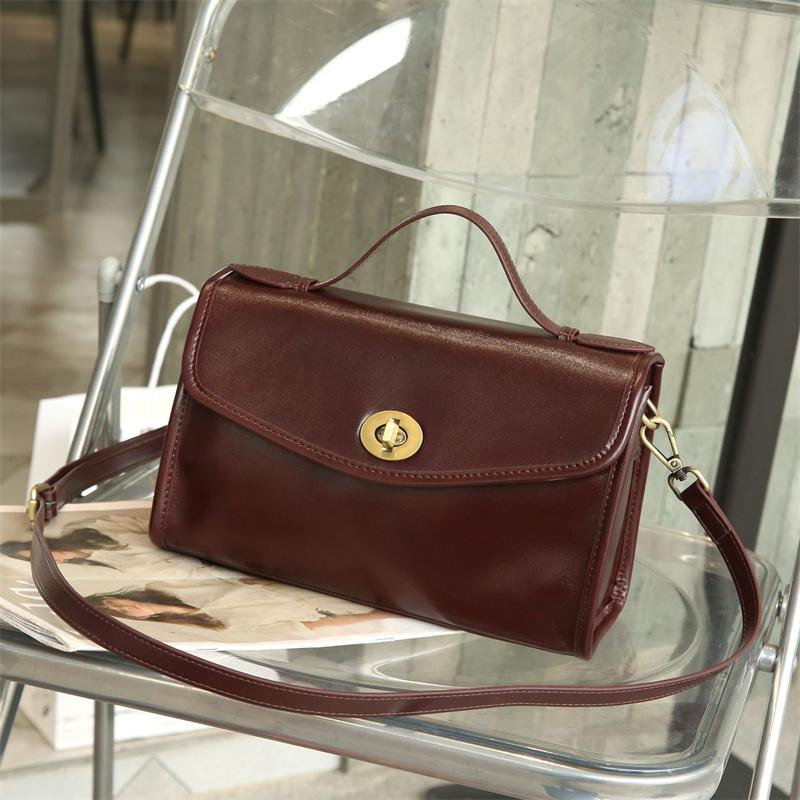 Oil Wax Genuine Leather Tote Bag for Women Real Cowhide Handbag Small Cow Leather Ladies Shoulder Or Crossbody Bag
Oil Wax Genuine Leather Tote Bag for Women Real Cowhide Handbag Small Cow Leather Ladies Shoulder Or Crossbody Bag
