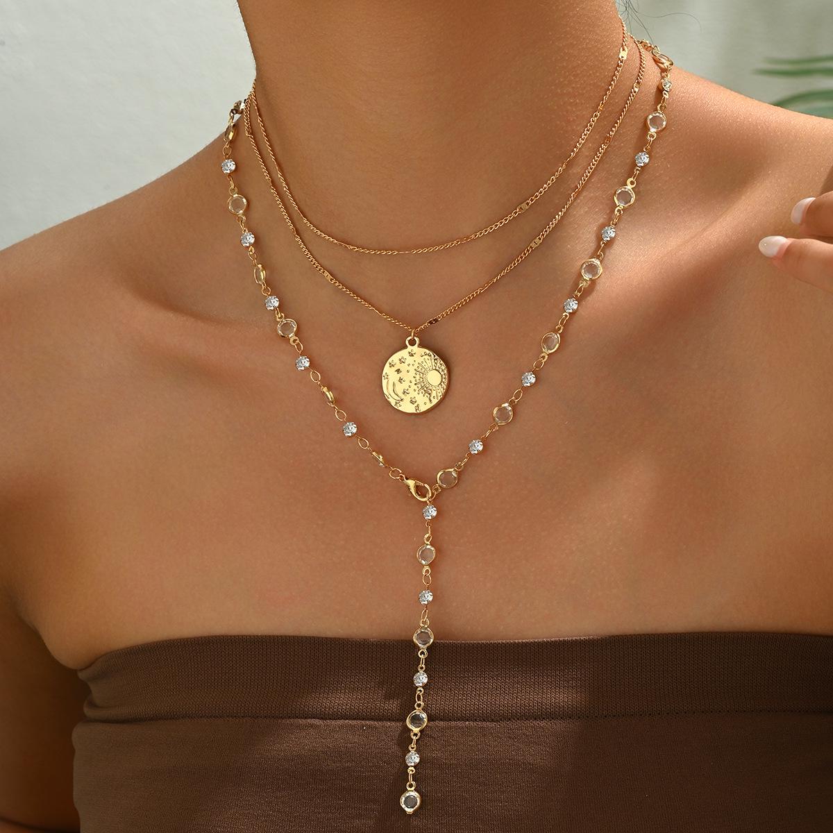 European and American Rhinestone Y-Necklace with Gold Coin Pendant and Clavicle Chain
European and American Rhinestone Y-Necklace with Gold Coin Pendant and Clavicle Chain