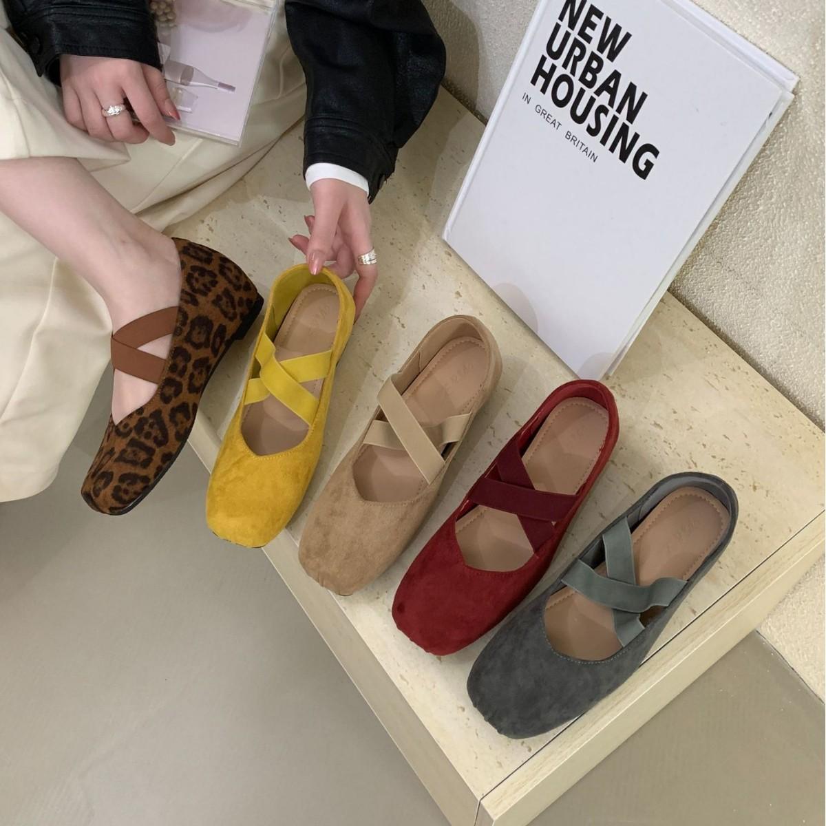 2025 new square head one-word cross with versatile shallow mouth soft bottom suede flat bottom Doudou pregnant women s single shoes 39 верблюд
2025 new square head one-word cross with versatile shallow mouth soft bottom suede flat bottom Doudou pregnant women s single shoes 39 верблюд