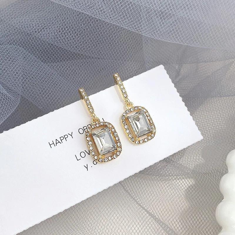 CZ Crystal Square Transparent White Color Dangle Earring for Women Personality Rhinestone Zircon Wholesale Christmas Gift
CZ Crystal Square Transparent White Color Dangle Earring for Women Personality Rhinestone Zircon Wholesale Christmas Gift