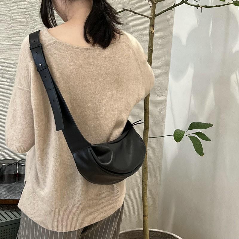 Women s Bag 2025 New Fashionable Commuter Large Capacity All-match High-quality Small-sized One-shoulder Cross-body чорний
Women s Bag 2025 New Fashionable Commuter Large Capacity All-match High-quality Small-sized One-shoulder Cross-body чорний