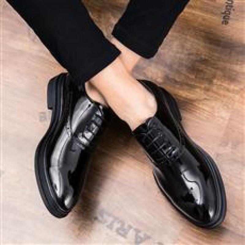 2025 new foreign trade leather shoes men s shoes casual black yellow bright black yuan leather shoes 44
2025 new foreign trade leather shoes men s shoes casual black yellow bright black yuan leather shoes 44