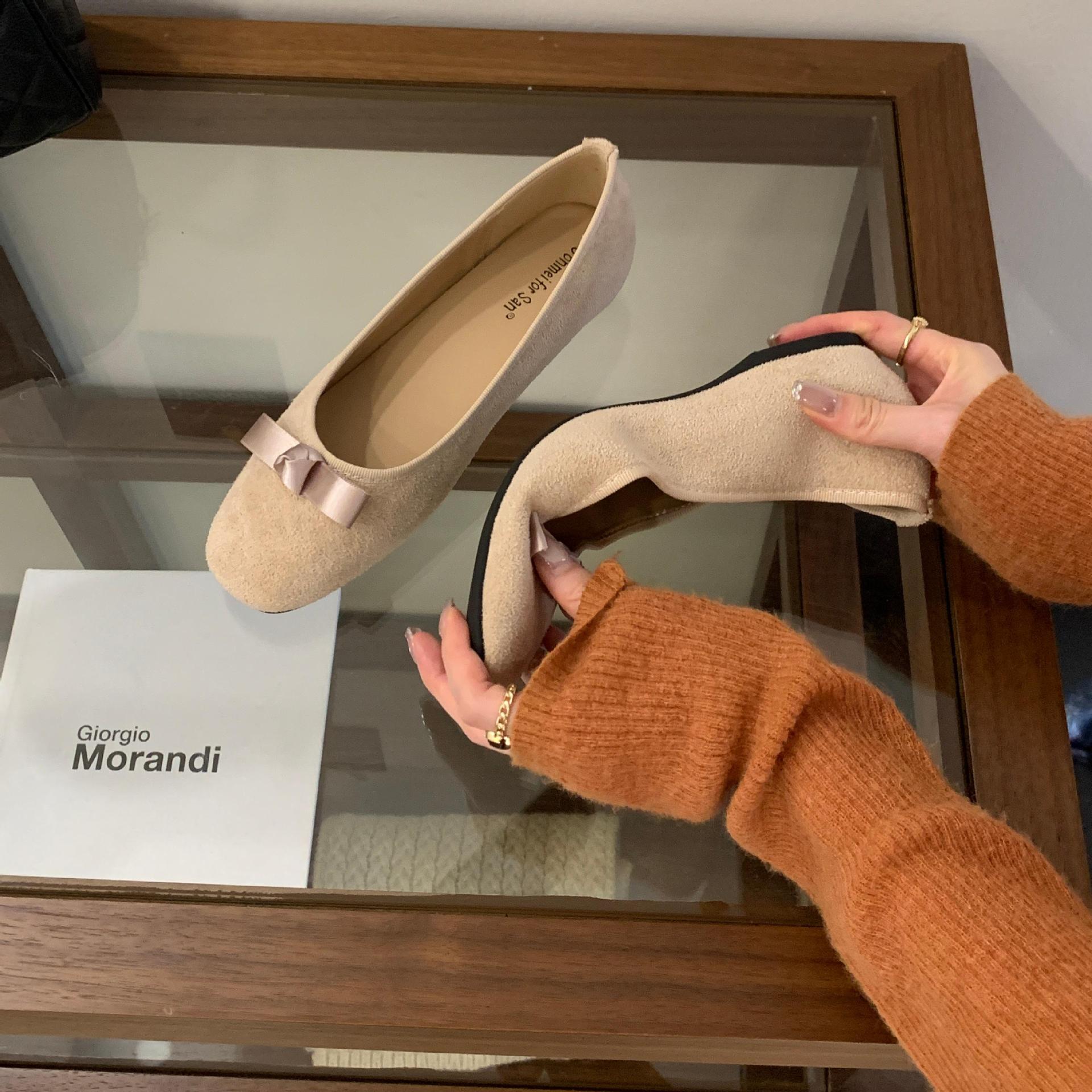 Fairy shoes flat ballet shoes female 2025 spring and autumn new French bow round head gentle evening shoes single shoes 39
Fairy shoes flat ballet shoes female 2025 spring and autumn new French bow round head gentle evening shoes single shoes 39