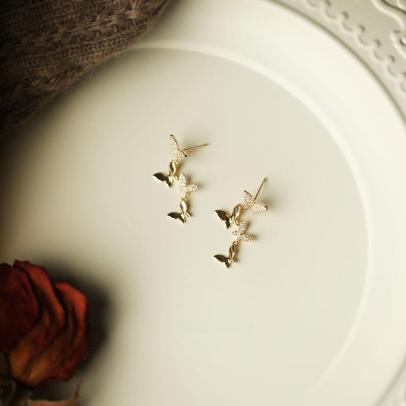 DIMANAF 2023 Four Seasons Earrings Retro Accessory Long Ethnic Style Leaf Simple Accessories Earrings 136
DIMANAF 2023 Four Seasons Earrings Retro Accessory Long Ethnic Style Leaf Simple Accessories Earrings 136