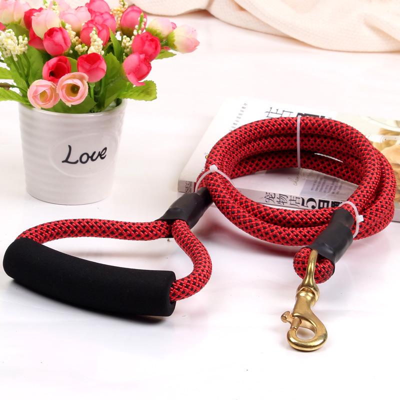 Dog Leash Pet Leash Pet Supplies Bite Resistant Hiking Rope Copper Hook Dog Traction Large Dog 8Mm * 1.8m
Dog Leash Pet Leash Pet Supplies Bite Resistant Hiking Rope Copper Hook Dog Traction Large Dog 8Mm * 1.8m