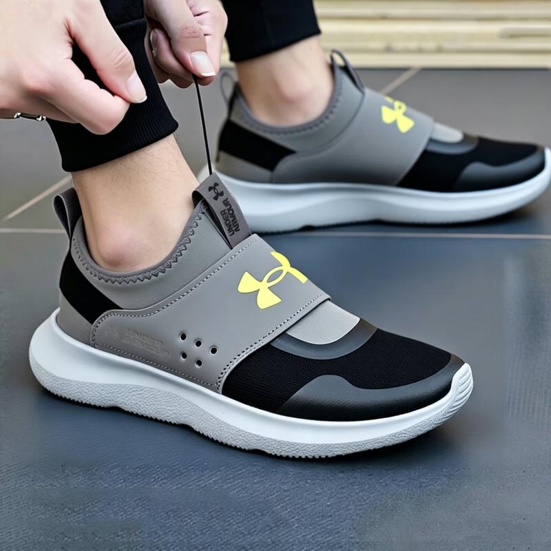 Under Armour Men s RUNPLAY Low-Top Running Shoes EU 42.5
Under Armour Men s RUNPLAY Low-Top Running Shoes EU 42.5