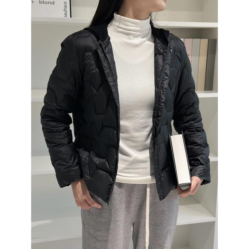 Cashmere Hooded Yoga Light Down Jacket Women s Short Warm Splicing Fashion Interior Lightweight Slim Jacket 3XL чорний
Cashmere Hooded Yoga Light Down Jacket Women s Short Warm Splicing Fashion Interior Lightweight Slim Jacket 3XL чорний
