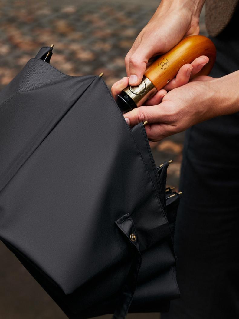Large Automatic Umbrella Man Business Style Wooden Handle Foldable Umbrella Woman Windproof 10 Ribs Travel Golf Big Umbrellas Aluminum&10K сірий колір
Large Automatic Umbrella Man Business Style Wooden Handle Foldable Umbrella Woman Windproof 10 Ribs Travel Golf Big Umbrellas Aluminum&10K сірий колір