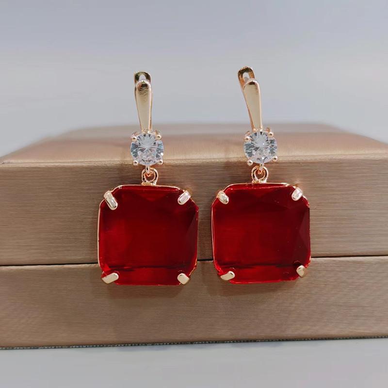 Жіночі сережки-краплі з квадратним кришталем і цирконієм, нові сережки золотого кольору 2023, модні розкішні вечірні прикраси, аксесуари червоний
Жіночі сережки-краплі з квадратним кришталем і цирконієм, нові сережки золотого кольору 2023, модні розкішні вечірні прикраси, аксесуари червоний