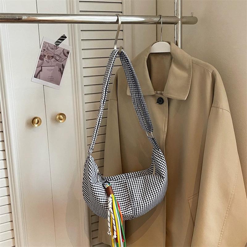 Microfiber Plaid Zipper Hobos Bags 2026 Spring/summer New Versatile Bags Daily Commute Fashi Portable Crossbody Bags чёрный
Microfiber Plaid Zipper Hobos Bags 2026 Spring/summer New Versatile Bags Daily Commute Fashi Portable Crossbody Bags чёрный