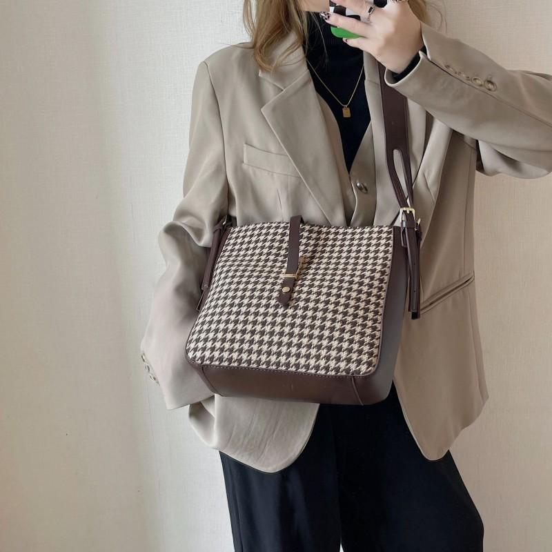 2026 Bags Women s Retro One-shoulder Bucket Bag Houndstooth Woolen Diagonal Fashionable All-matching коричневий
2026 Bags Women s Retro One-shoulder Bucket Bag Houndstooth Woolen Diagonal Fashionable All-matching коричневий
