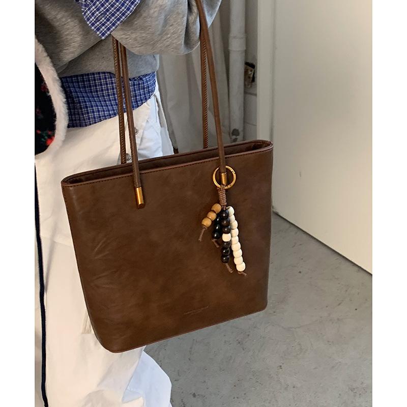 Large-capacity Women s Underarm Bag, Simple Tote Bag, Large-capacity Single-shoulder Bag
Large-capacity Women s Underarm Bag, Simple Tote Bag, Large-capacity Single-shoulder Bag