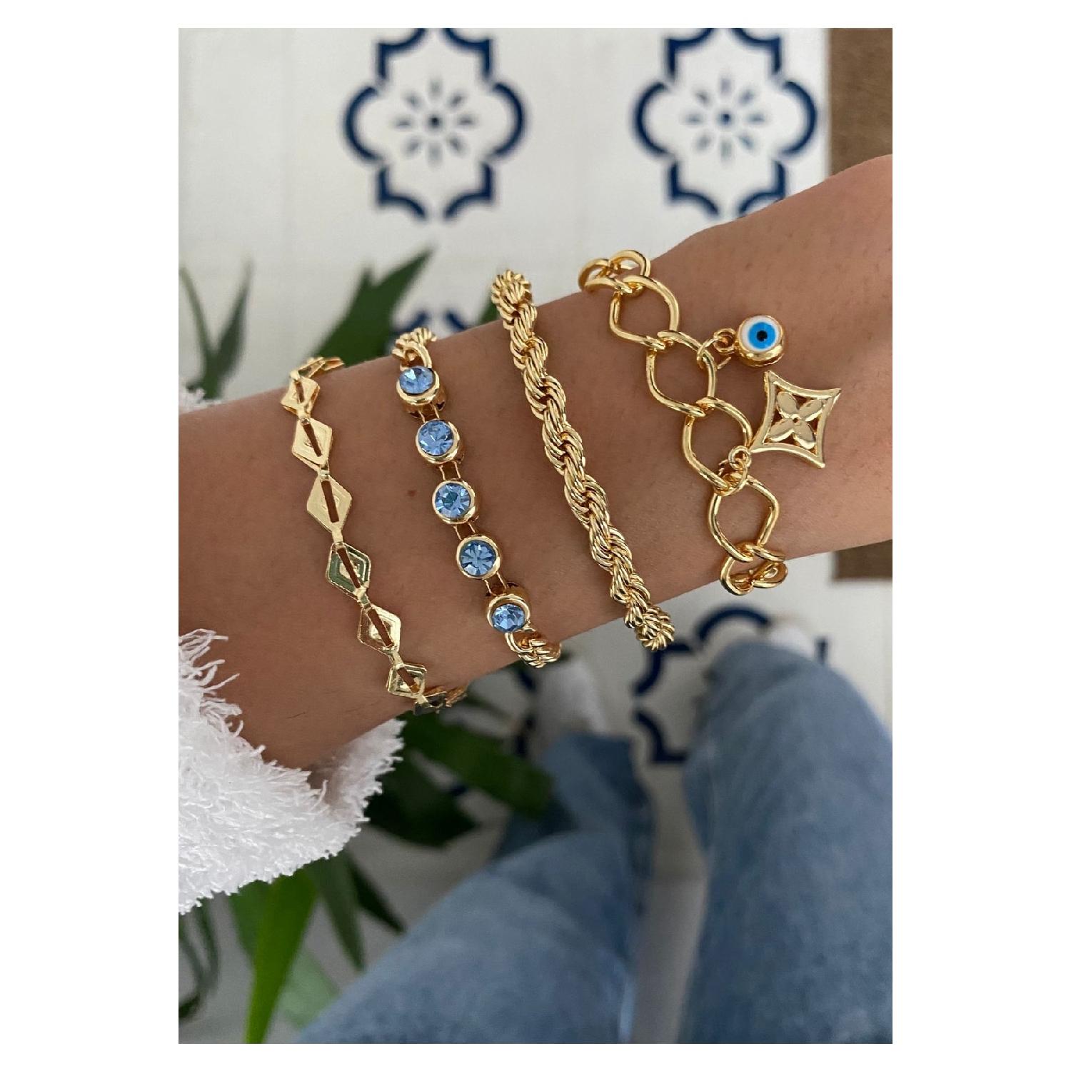 Четырехместный комбинированный браслет с бирюзовым камнем 20 cm
Четырехместный комбинированный браслет с бирюзовым камнем 20 cm