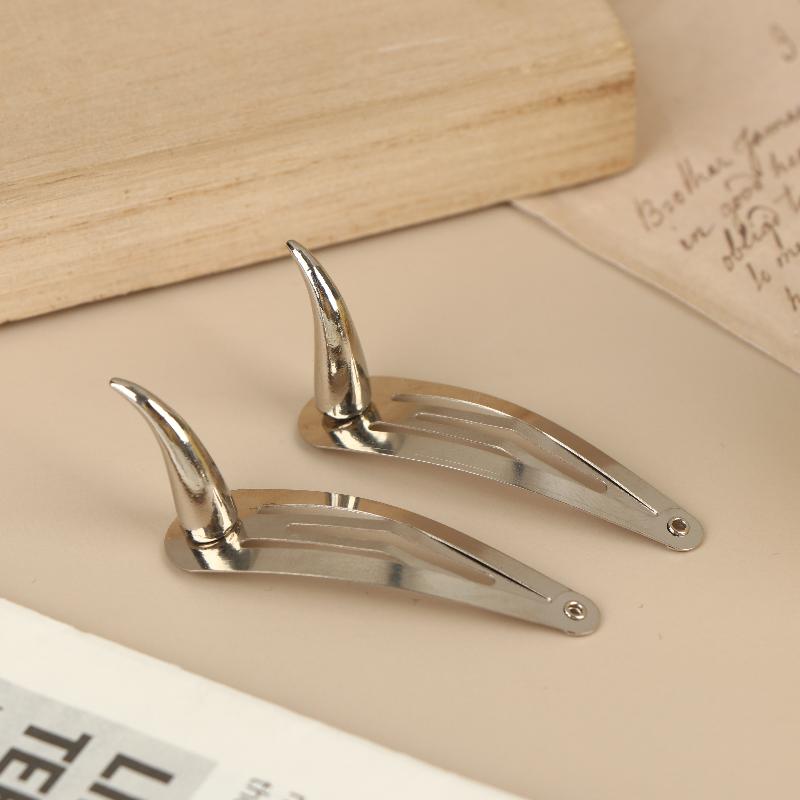 2/5Pcs Women Harajuku Gothic Punk Hair Clips Y2K Spiker Rivet Hairpin Demon Horn Batterttes Girl Hair Accessories Gift 2pcs
2/5Pcs Women Harajuku Gothic Punk Hair Clips Y2K Spiker Rivet Hairpin Demon Horn Batterttes Girl Hair Accessories Gift 2pcs