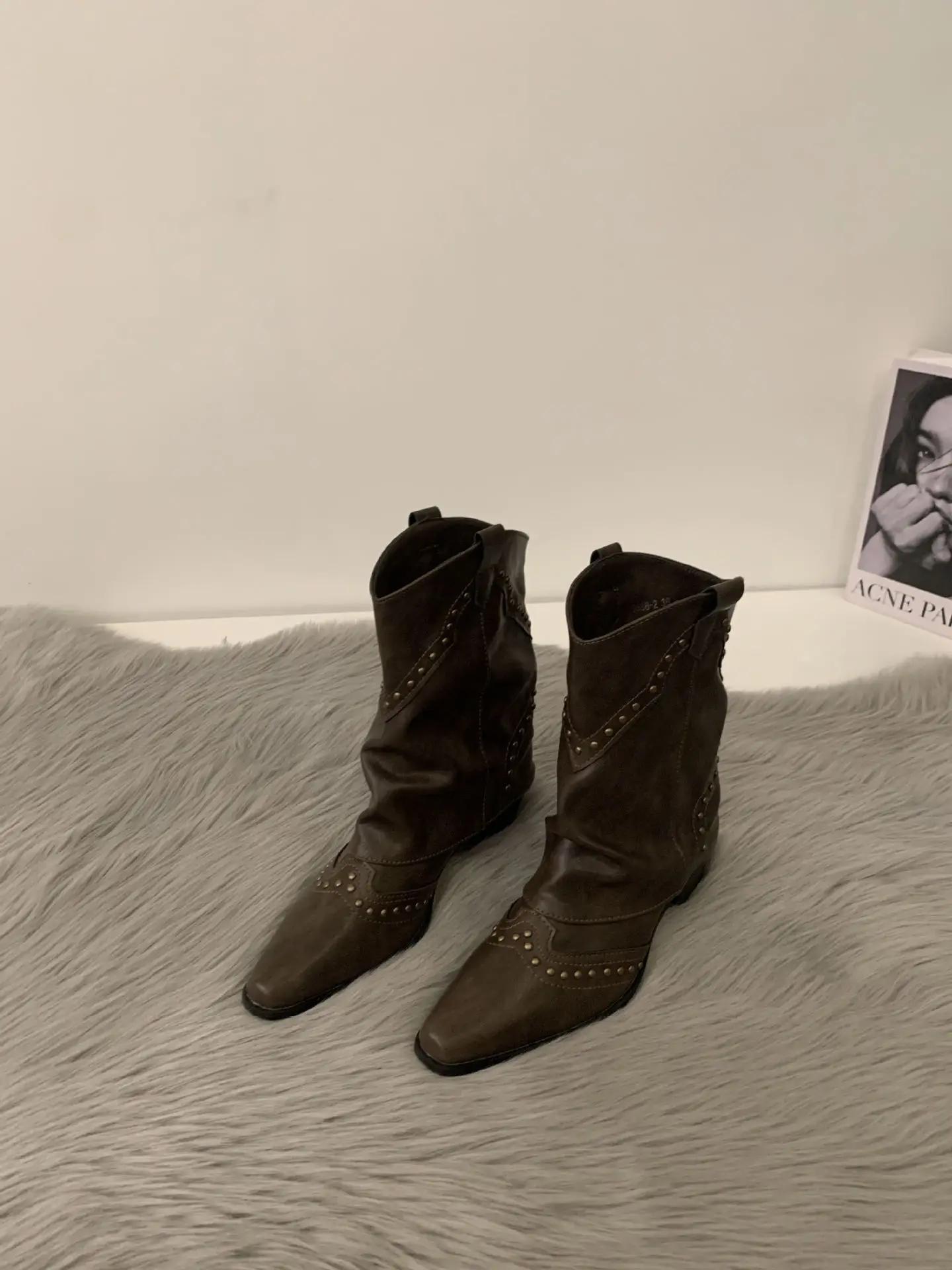 Модные винтажные коричневые ботинки Chelsea Botas с V-образной пряжкой, модные ковбойские сапоги с острым носком, заклепки, женские нескользящие ботинки 40
Модные винтажные коричневые ботинки Chelsea Botas с V-образной пряжкой, модные ковбойские сапоги с острым носком, заклепки, женские нескользящие ботинки 40