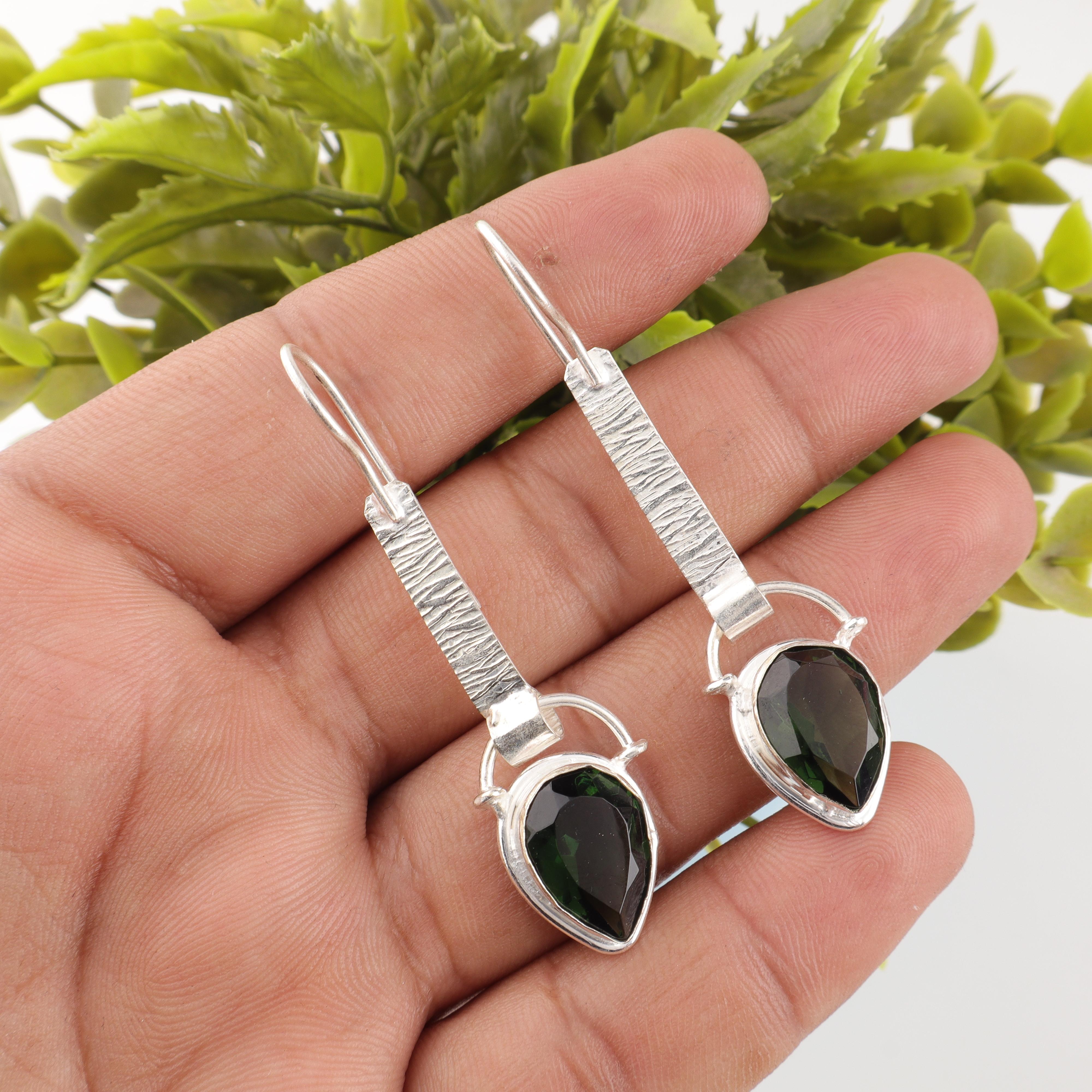 Green Tourmaline Handmade Gemstone Earrings, 925 Solid Sterling Silver Earrings Antique Jewelry, Earrings For Engagement Gift 2.3 Inches зелений
Green Tourmaline Handmade Gemstone Earrings, 925 Solid Sterling Silver Earrings Antique Jewelry, Earrings For Engagement Gift 2.3 Inches зелений