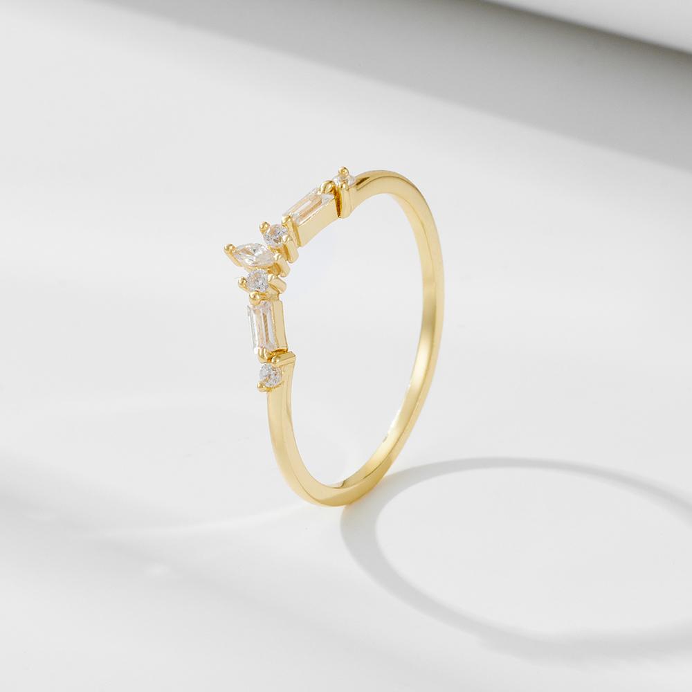 Dainty 14K Gold Plated Cubic Zircon Crown Curved Geometric Minimalist Stackable 925 Sterling Silver Ring
Dainty 14K Gold Plated Cubic Zircon Crown Curved Geometric Minimalist Stackable 925 Sterling Silver Ring