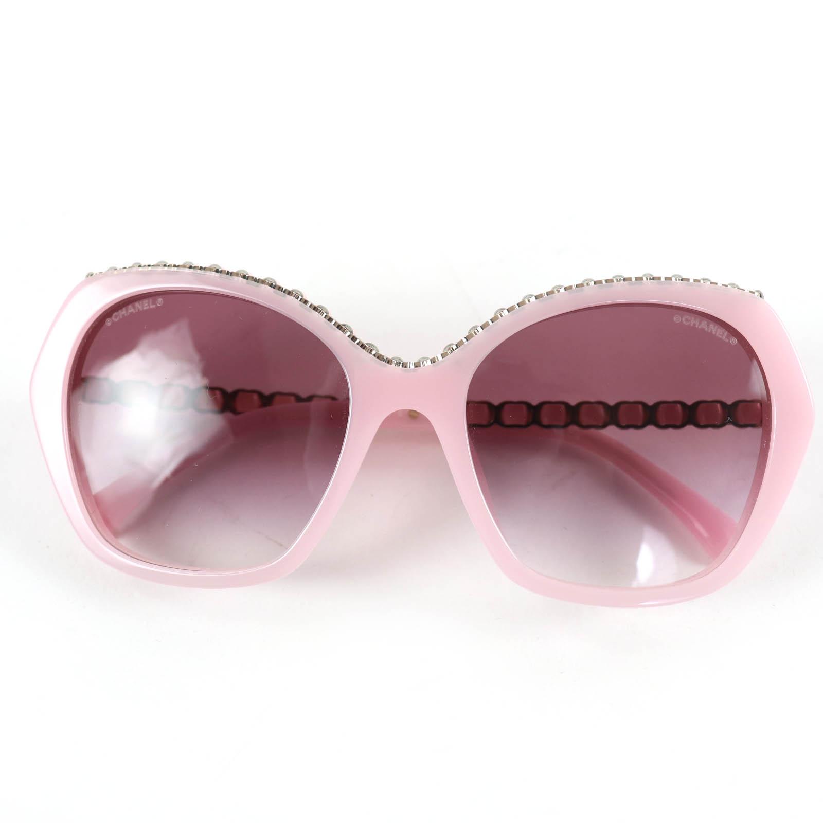 Excellent CHANEL Butterfly Shape Sunglasses Current product pink 5547-Q Used
Excellent CHANEL Butterfly Shape Sunglasses Current product pink 5547-Q Used