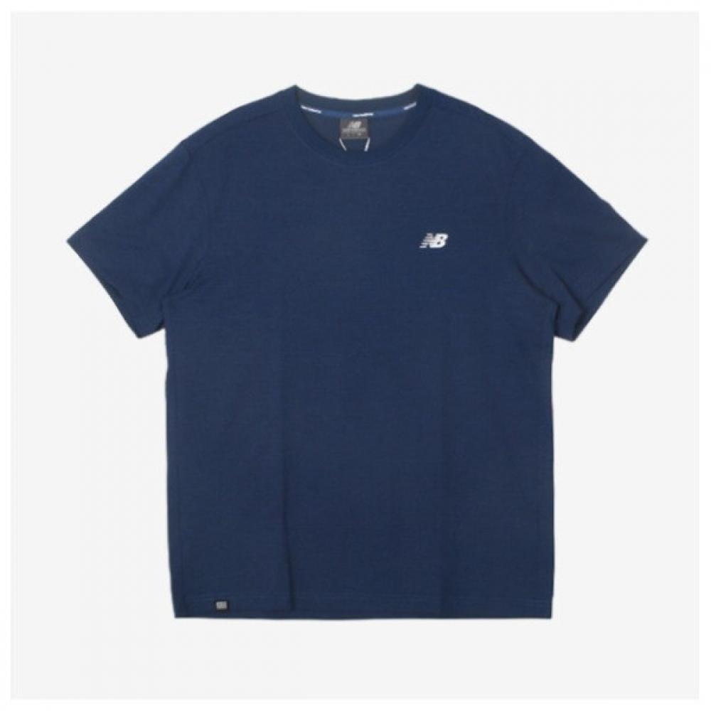 New Balance Short Sleeve Tee Lqj Nbneec1023 52 Uni Cool Turf Graphic Short Sleeve Tee Stand Navy series/90
New Balance Short Sleeve Tee Lqj Nbneec1023 52 Uni Cool Turf Graphic Short Sleeve Tee Stand Navy series/90