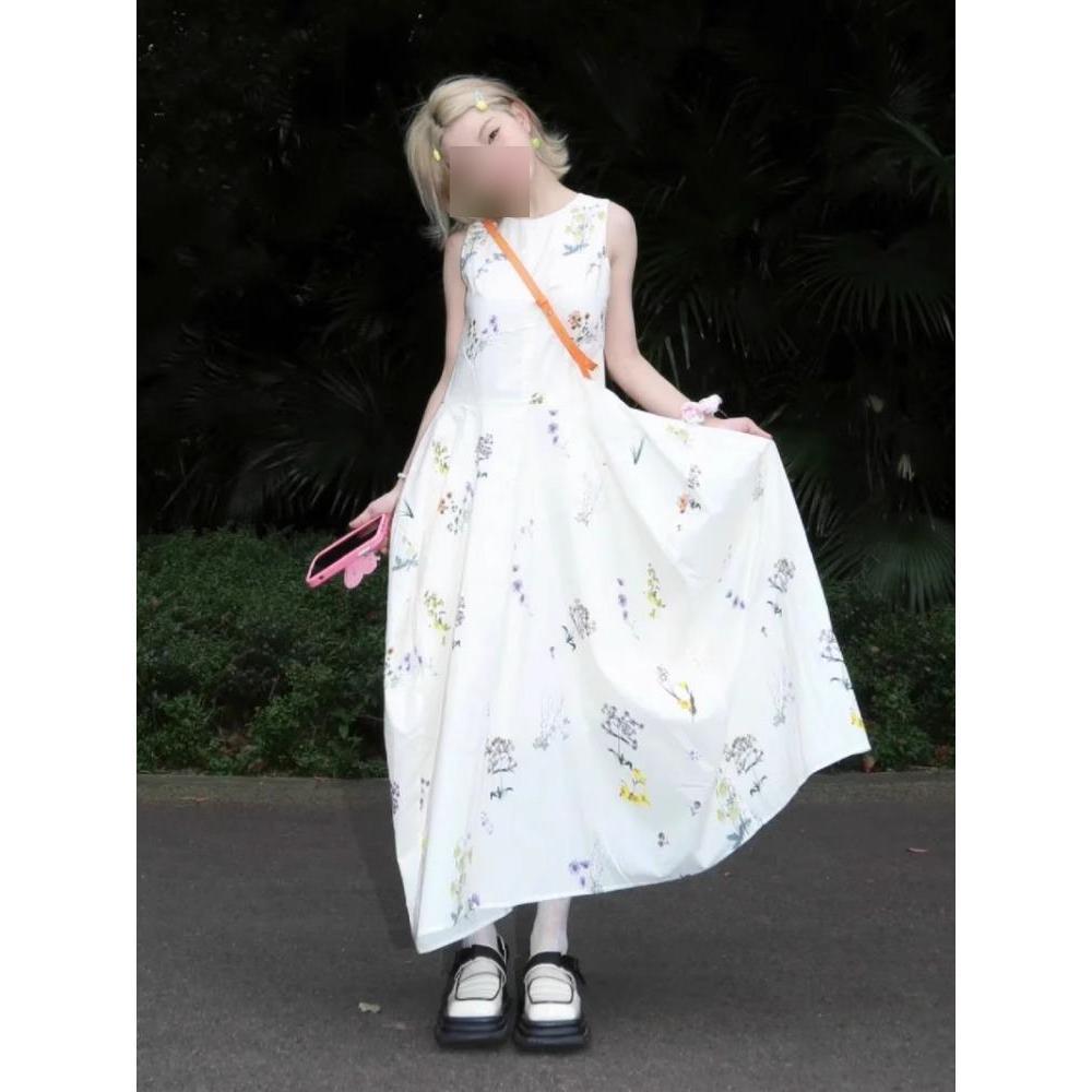 Elegant Spring/Summer Women s Floral Tank Dress - Sleeveless, French Design, Niche Style, Long Length. S (fits under 90 jin)
Elegant Spring/Summer Women s Floral Tank Dress - Sleeveless, French Design, Niche Style, Long Length. S (fits under 90 jin)