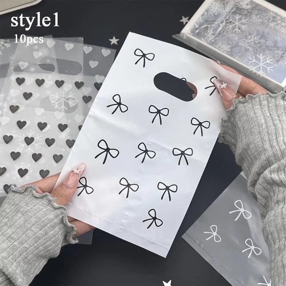 10pcs/bag Sweet Self-sealing Bowknot Gift Bag Translucent White Frosted Material Small Card Packaging Bags Tote Bags 13-21cm
10pcs/bag Sweet Self-sealing Bowknot Gift Bag Translucent White Frosted Material Small Card Packaging Bags Tote Bags 13-21cm