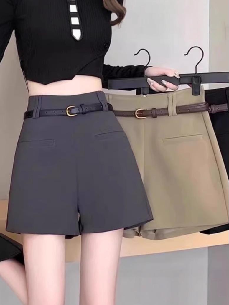Women s High-Waist A-Line Black Suit Shorts - New 2025 Spring/Summer, Versatile Slimming Wide-Leg Casual Wear 4XL
Women s High-Waist A-Line Black Suit Shorts - New 2025 Spring/Summer, Versatile Slimming Wide-Leg Casual Wear 4XL