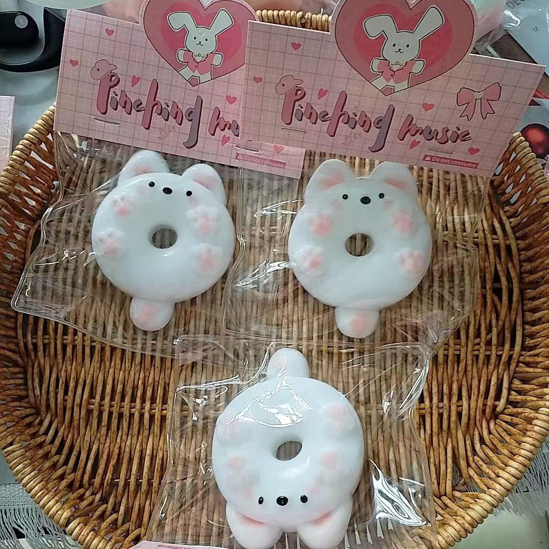 Xiaohongshu-Inspired Puppy Donut Squishy: Slow Rebound Decompression Toy for Children
Xiaohongshu-Inspired Puppy Donut Squishy: Slow Rebound Decompression Toy for Children