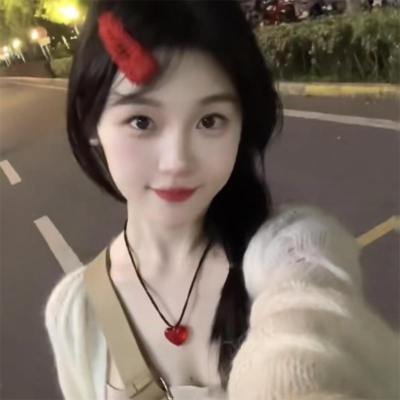 Korean Style Bright Color Christmas Red Hairpin Super White Girl Versatile Plush Hairpin Bang Clip Side Cropped Hair Clip
Korean Style Bright Color Christmas Red Hairpin Super White Girl Versatile Plush Hairpin Bang Clip Side Cropped Hair Clip