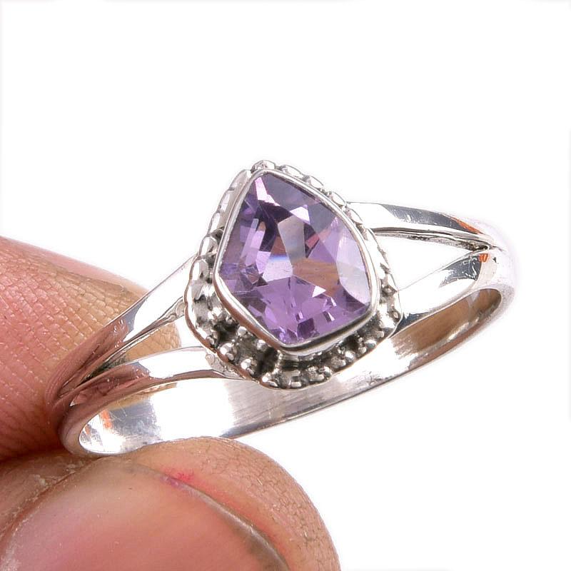 Natural Pink Amethyst Gemstone 925 Solid Sterling Silver Jewelry Ring S.10 l4c87 
Natural Pink Amethyst Gemstone 925 Solid Sterling Silver Jewelry Ring S.10 l4c87