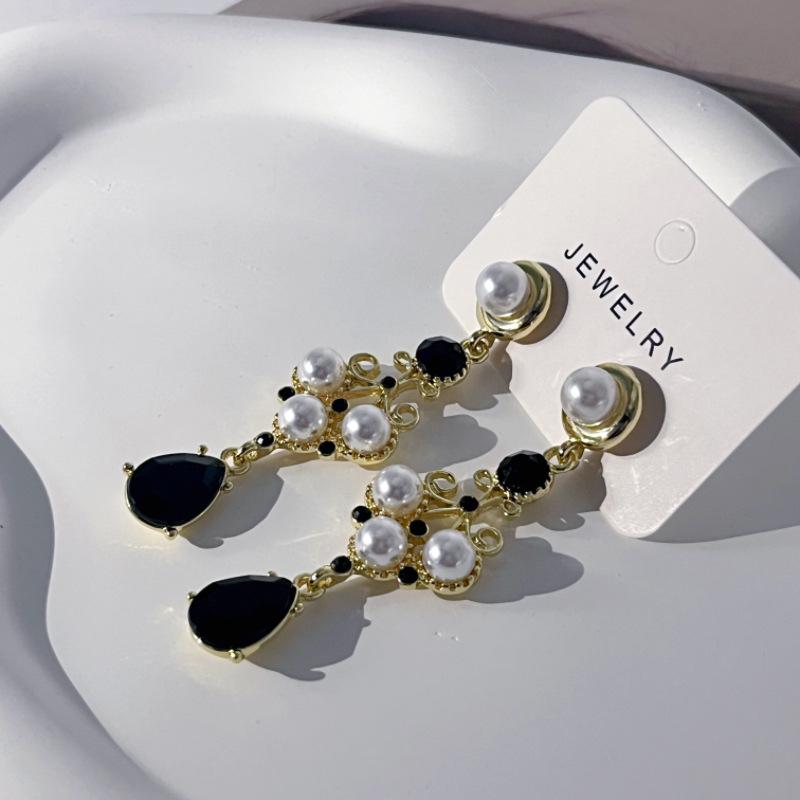 Серьги в стиле ретро-барокко с благородным жемчугом и каплями воды, черные бриллиантовые серьги
Серьги в стиле ретро-барокко с благородным жемчугом и каплями воды, черные бриллиантовые серьги