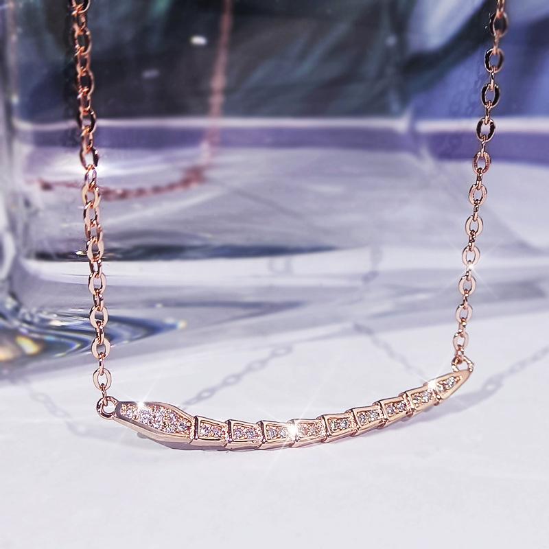 Подробные линии Улыбка Ожерелье Модное Романтическое Улыбка Ожерелье Простая Улыбка Ключица Цепочка для Женщин
Подробные линии Улыбка Ожерелье Модное Романтическое Улыбка Ожерелье Простая Улыбка Ключица Цепочка для Женщин