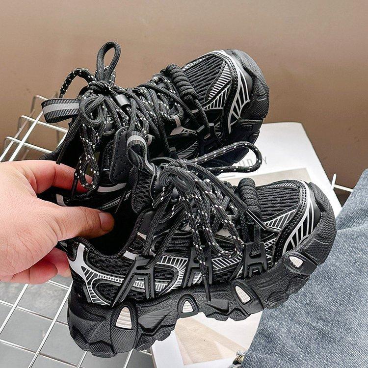 Girls sneakers 2025 spring new children s fashion trendy dad shoes medium older boys light running shoes 38 чорний
Girls sneakers 2025 spring new children s fashion trendy dad shoes medium older boys light running shoes 38 чорний