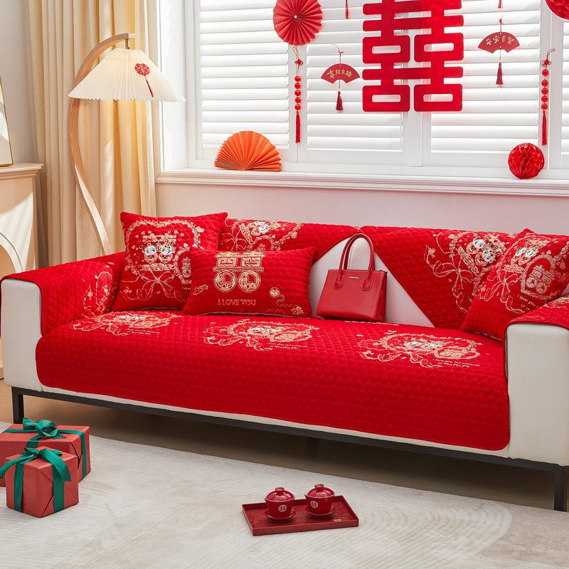 Праздничная ярко-красная диванная подушка на все времена года, чехол для украшения и оформления свадебного зала, нескользящий чехол для свадьбы 70*70cm
Праздничная ярко-красная диванная подушка на все времена года, чехол для украшения и оформления свадебного зала, нескользящий чехол для свадьбы 70*70cm