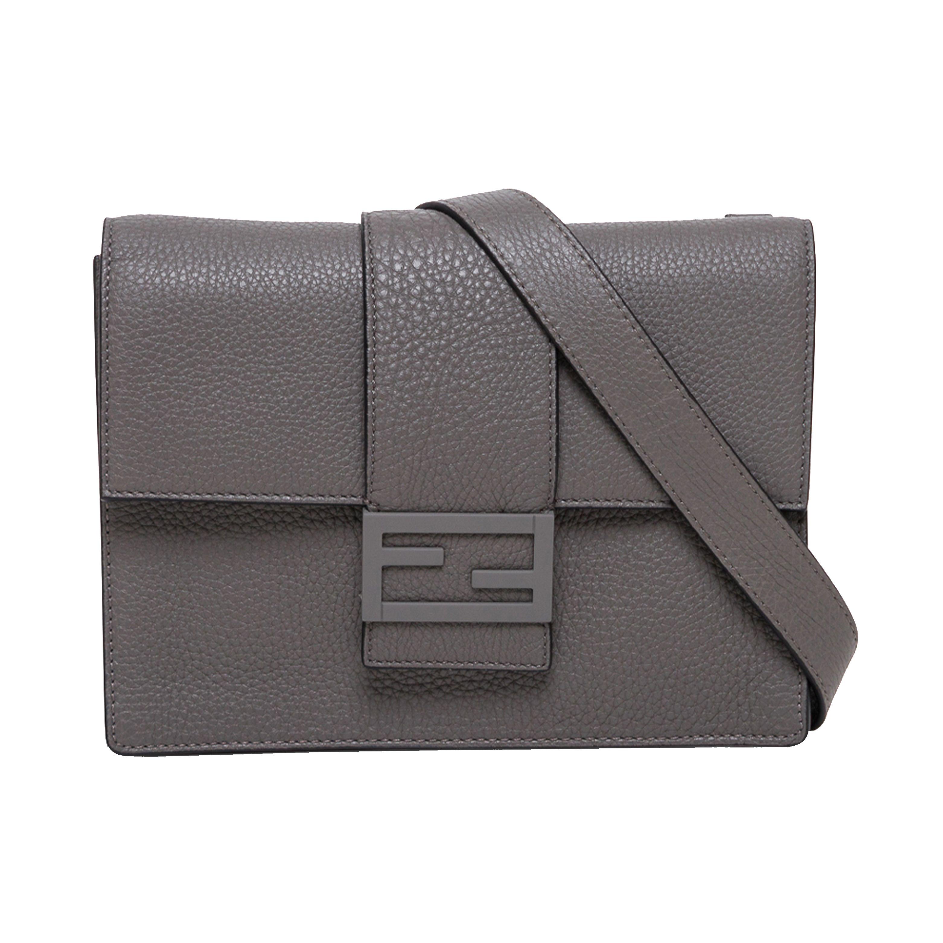 Fendi Baguette Gray Logo Flap Leather Bag Men Shoulder Bag 7VA524-AG0L-F0ZJ4 Basic Set (Bag+Dust Bag)
Fendi Baguette Gray Logo Flap Leather Bag Men Shoulder Bag 7VA524-AG0L-F0ZJ4 Basic Set (Bag+Dust Bag)