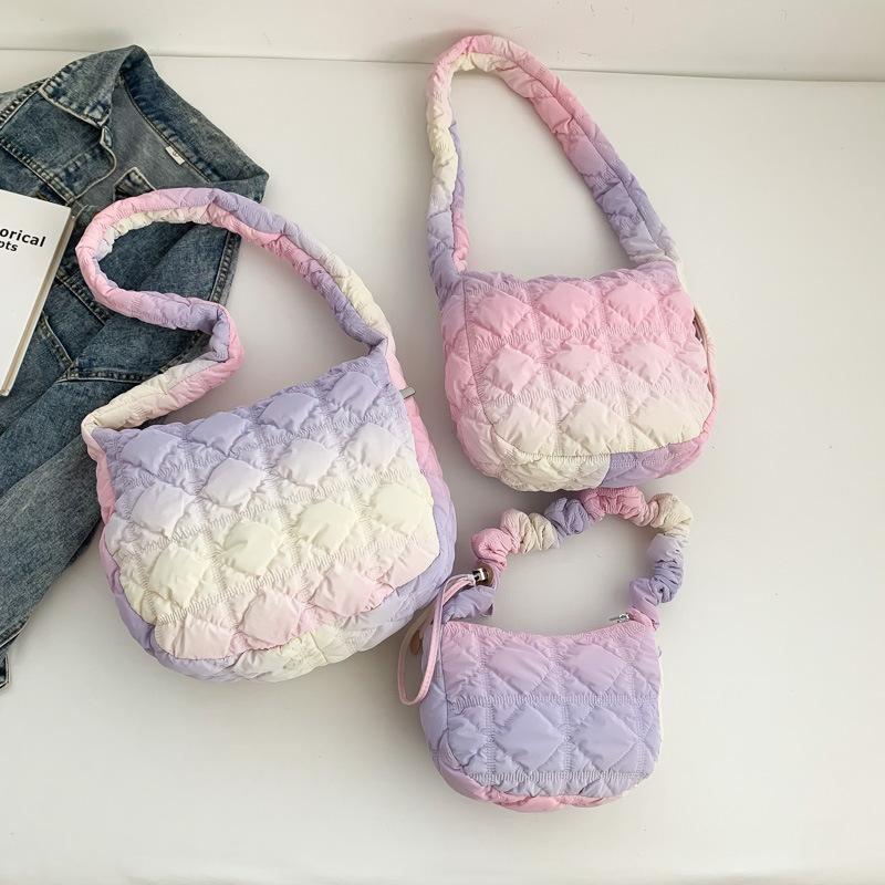 2024 new bag women s niche women s tote bag casual personalized shoulder bag fashion simple messenger bag Small фіолетовий
2024 new bag women s niche women s tote bag casual personalized shoulder bag fashion simple messenger bag Small фіолетовий