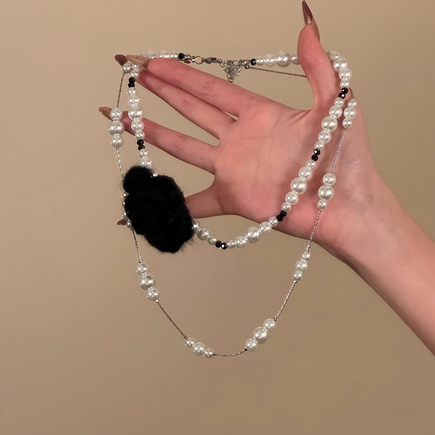 Double Layer Pearl Beaded Flower Pendant Necklace - Simple, Versatile Sweater Chain for Autumn/Winter Retro Fashion
Double Layer Pearl Beaded Flower Pendant Necklace - Simple, Versatile Sweater Chain for Autumn/Winter Retro Fashion
