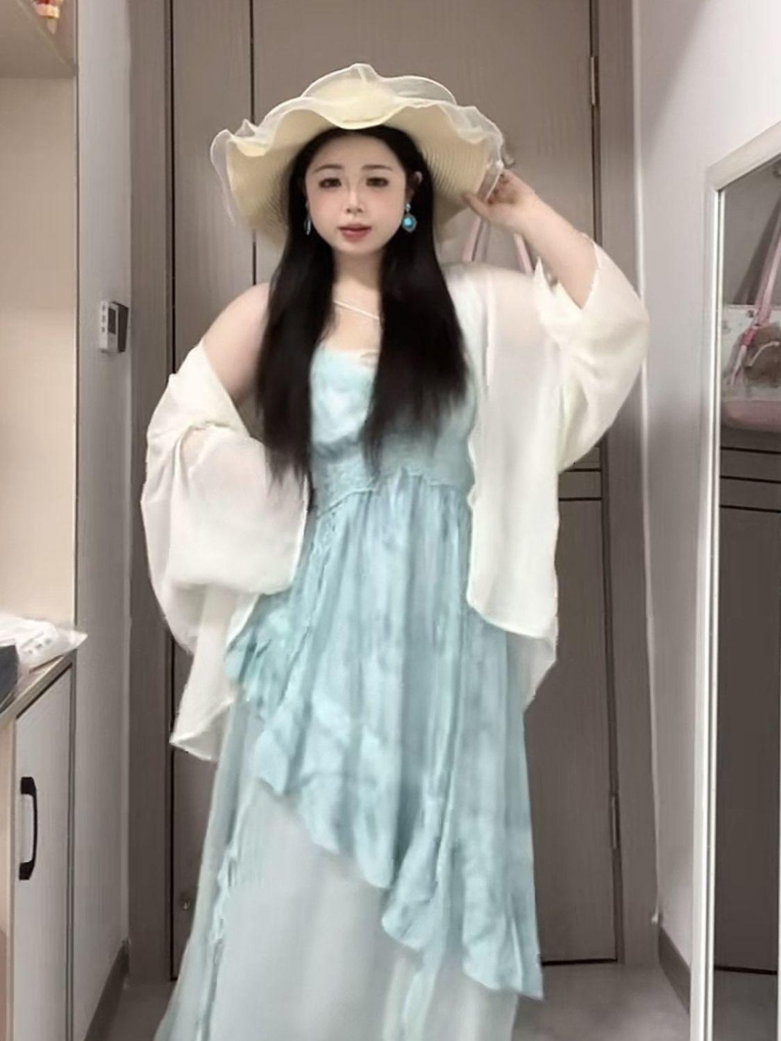 Large size fat mm suspender dress summer suit design lace lace gentle tie-dye long dress slim cardigan 4xl recommended 90-100kg
Large size fat mm suspender dress summer suit design lace lace gentle tie-dye long dress slim cardigan 4xl recommended 90-100kg