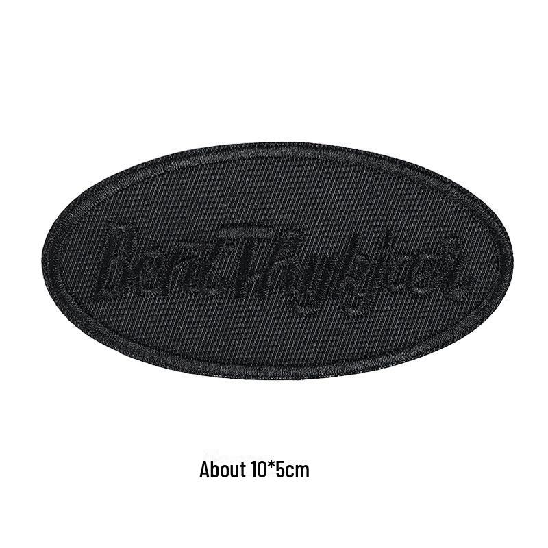 Черная самоклеящаяся заплатка для ремонта кожаной куртки без швов и вышивки.
Черная самоклеящаяся заплатка для ремонта кожаной куртки без швов и вышивки.