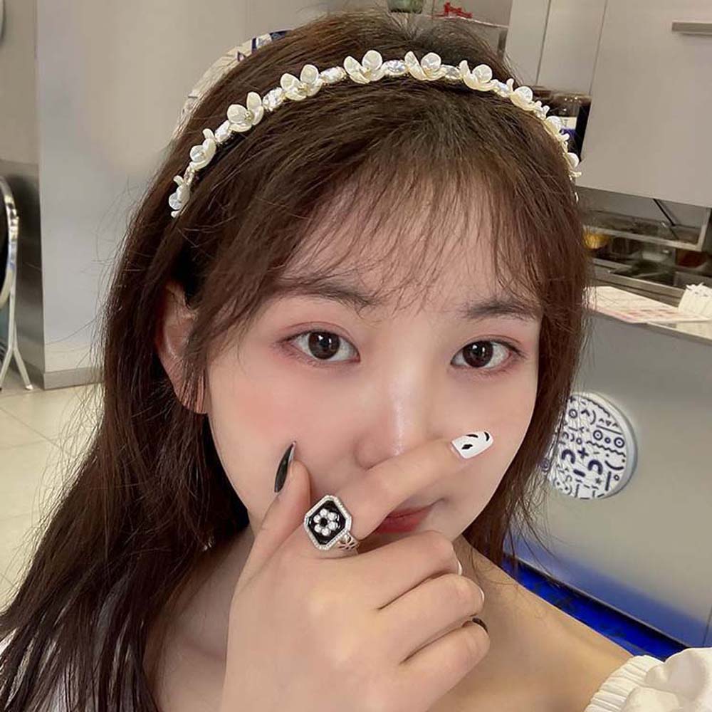 Korean style Women Elegant Rhinestones Pearls Hairbands Flower Headwear Crystal Hair Hoop White Diamond
Korean style Women Elegant Rhinestones Pearls Hairbands Flower Headwear Crystal Hair Hoop White Diamond